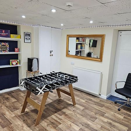 Ground Floor Apartment Up To 6 Guests With Games Chill Out Room Scarborough Bagian luar foto